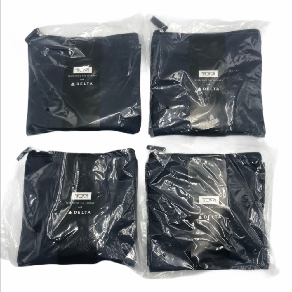 4 Delta Airline Soft Tumi Amenity Kit Navy